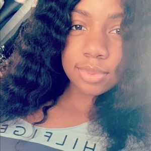 Meet your Posher, Rayven